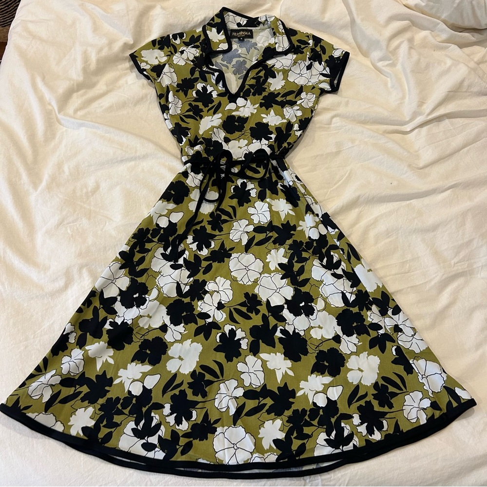 Vintage 1960s green and black floral print dress with tie waist